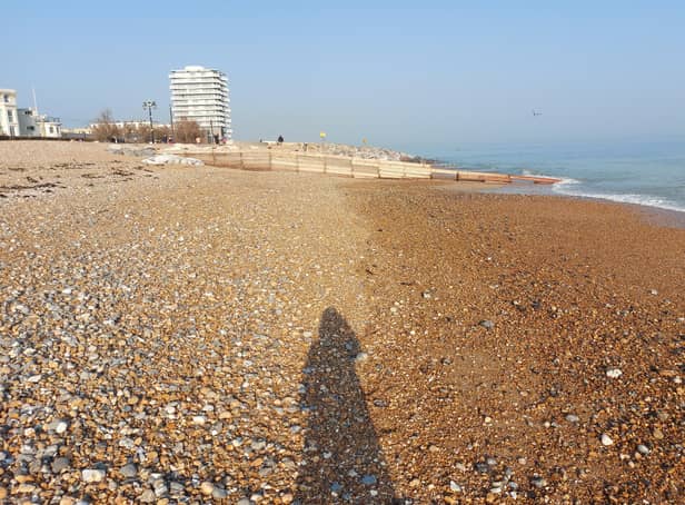 Katherine celebrated her successful trip to the beach with a shadow selfie