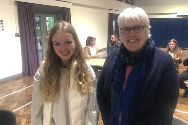 Mentee Hannah Sewell with her mentor Fiona Hill. SUS-220324-101638001