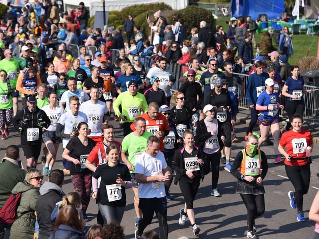 Runners get their half marathon started