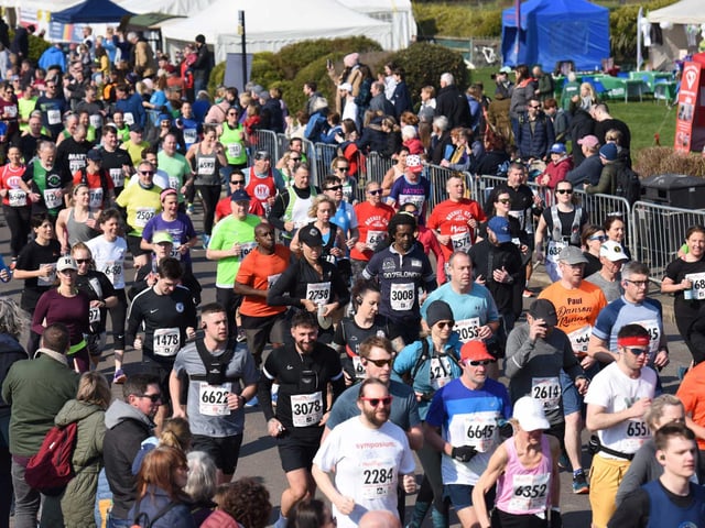 Runners get their half marathon started