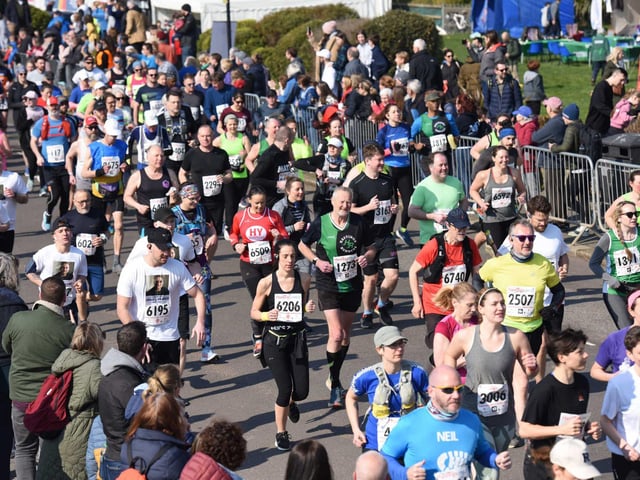 Runners get their half marathon started