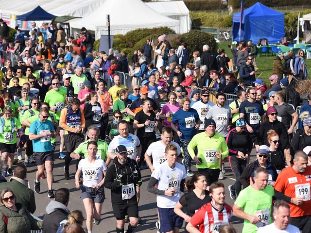 Runners get their half marathon started