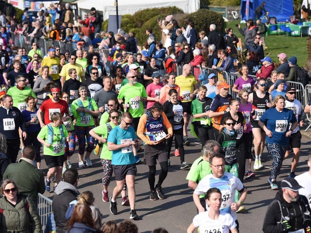 Runners get their half marathon started