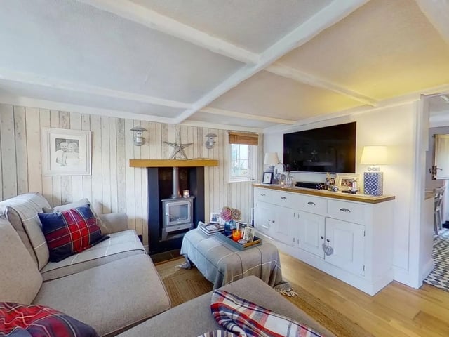Victoria Road, Crawley SUS-220329-094332003