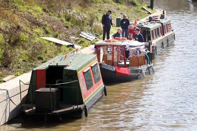 Easter trips at the Wey and Arun Canal.   

The popular Easter trips are now available for booking online. They will start on Wednesday, April 13 at 11.30 and 12.30 and also on Friday, 15, Saturday, 16, Easter Sunday, 17, Bank Holiday Monday, 18 and Wednesday, 20. Ticket price includes tea or coffee with a Danish pastry for adults. Fruit Shoot and handmade iced shortbread for children with free entry to the Easter Egg hunt starting and finishing from the Loxwood canal centre.  

Photo by Steve Cobb.