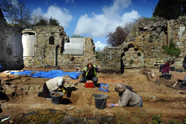 Archaeological dig at old St Helen's church, Hastings. 17/4/12 ENGSUS00120120417150352
