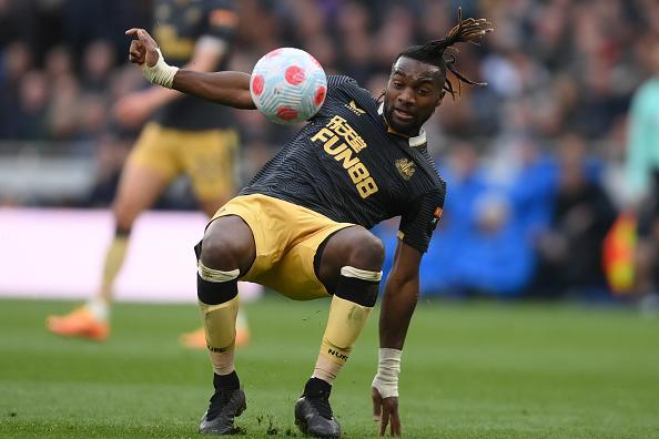 Newcastle United are open to allowing French forward Allan Saint-Maximin to leave the club in the summer, with Wolves reportedly interested in the winger. (90min)