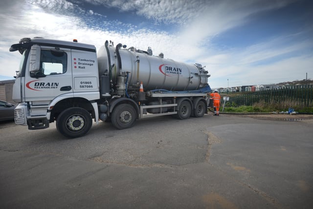 Tanker in front of the pumping station in West St Leonards. SUS-221104-143131001