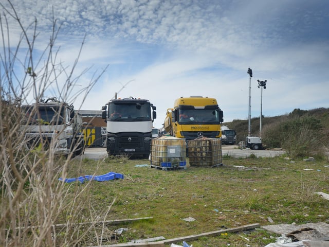 Tankers at the pumping station in West St Leonards.
Land off Cinque Ports Way. SUS-221104-142845001