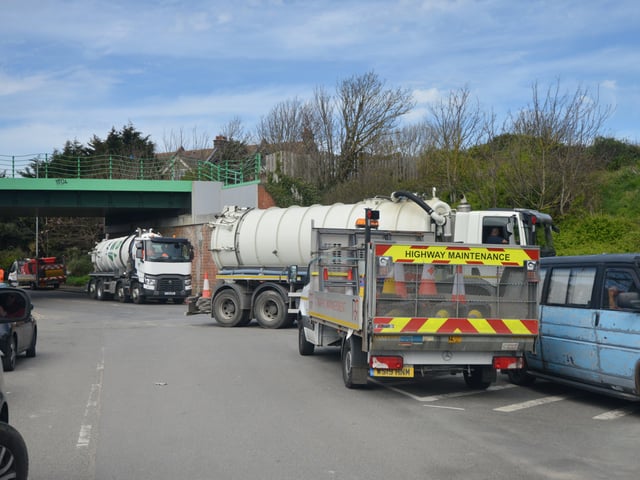 Tankers arrving at the pumping station in West St Leonards.
Photo showing Bexhill Road taken from Cinque Ports Way. SUS-221104-142901001