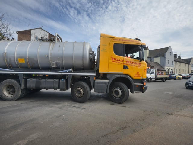 Tanker arriving at the pumping station in West St Leonards.
Photo junction of Bexhill Road and Cinque Ports Way. SUS-221104-143003001