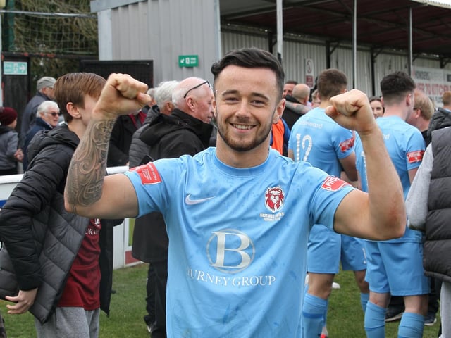 Danny Parish celebrates / Pictures: Scott White
