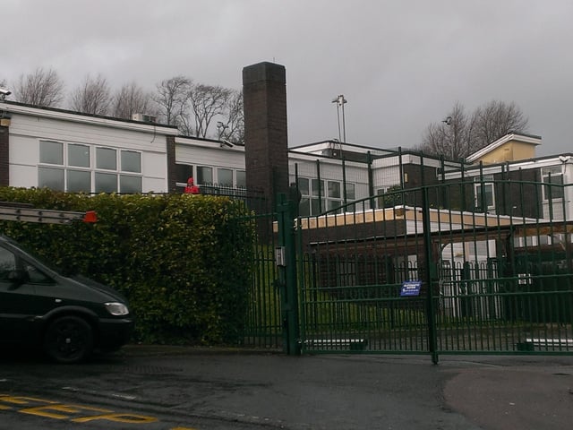 Torfield School ENGSUS00120140502164731