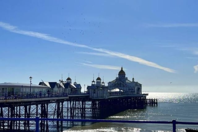 The flat, in Elms Avenue, is just a stone's throw away from the seafront and Eastbourne pier SUS-220413-131520001