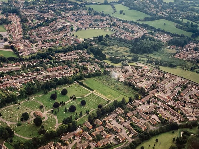 Hills Farm Lane and Hills Cemetery, Horsham