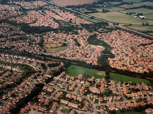 Farhalls Crescent and the Amberely Close play area in Horsham