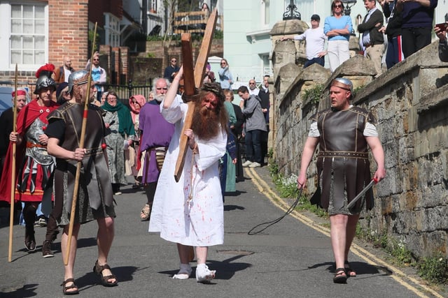The Procession of Witness on Good Friday 2022. Photo by Roberts Photographic. SUS-220416-111503001