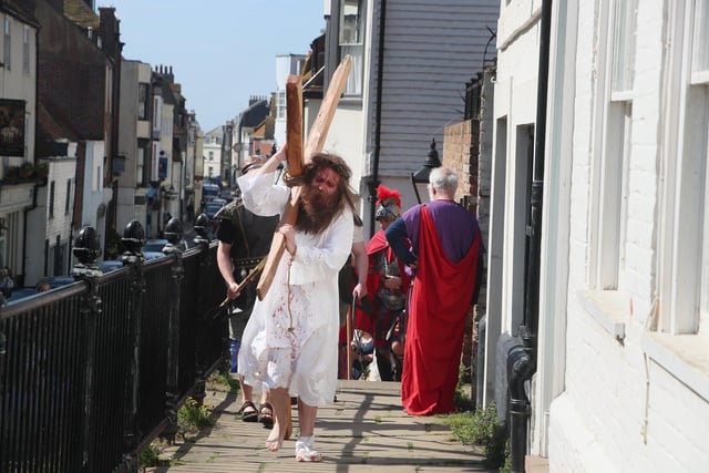 The Procession of Witness on Good Friday 2022. Photo by Roberts Photographic. SUS-220416-111703001