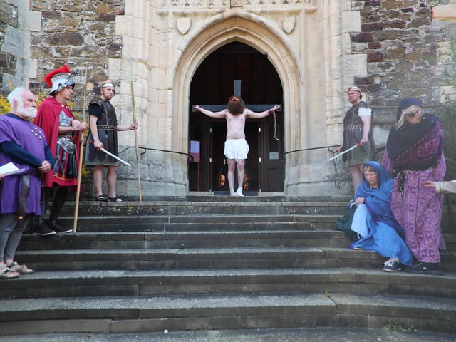 The Procession of Witness on Good Friday 2022. Photo by Roberts Photographic. SUS-220416-111633001