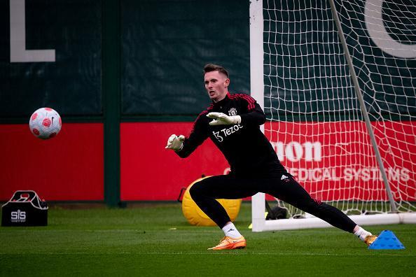 Bournemouth and Middlesbrough have joined the likes of Fulham, West Ham, and Newcastle United in the race to sign Manchester United’s Dean Henderson. (The Sun)