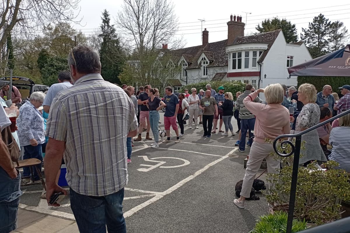 Pub Isfield Easter Monday: Pictures from the Tommy Trot Beer Race at The Laughing ...