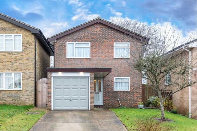 Property 10

4 bed detached house on Glendale Close, Horsham RH12.
On the market for £500,000.
The home has 4 beds, 2 baths and 1 reception.
Photo and details from Zoopla. Sold by At Home