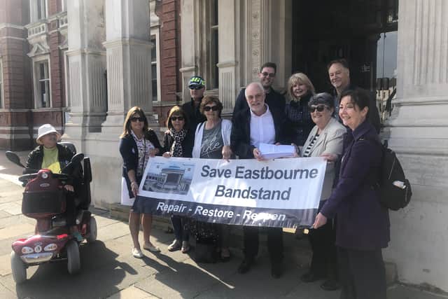Eastbourne Bandstand: Campaign group present petition to council leader SUS-220420-161134001