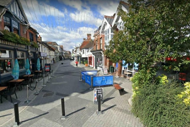 Filippo's Italian Restaurant.

5A Park Place, Horsham, RH12 1DF. 

4.5 stars on Trip Advisor. One reviewer said: "Lovely little restaurant with super friendly staff". Another reviewer called it "a lovely gem in Horsham".
Photo from Google maps. Details from Trip Advisor.