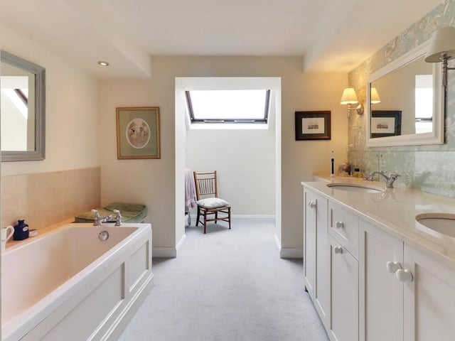 Park Farm, Salehurst, Robertsbridge, East Sussex SUS-220427-100901009