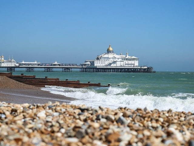 Eastbourne Pier by Hannah Aldis. See more of her work on Twitter at @HL_Aldis SUS-220427-151550001
