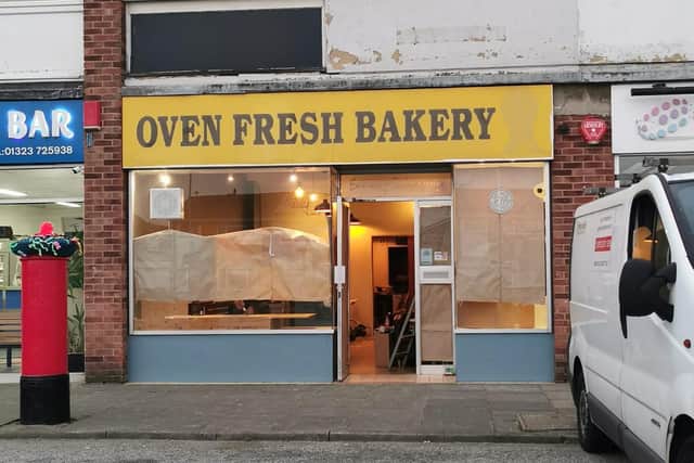Oven Fresh Bakery in Beatty Road SUS-220428-103151001