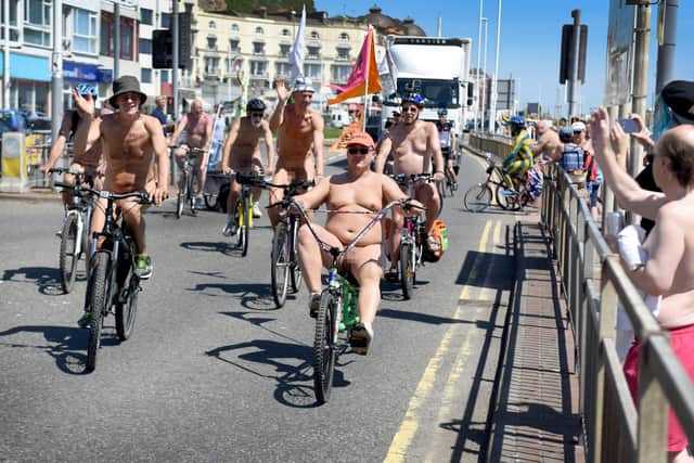 World Naked Bike Ride in Hastings SUS-180406-073136001