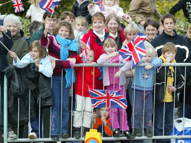 JPCT 24 October 2003 Queen visits Horsham. The Capitol C3440852a -photo by Derek Martin ENGSUS00120120202164804