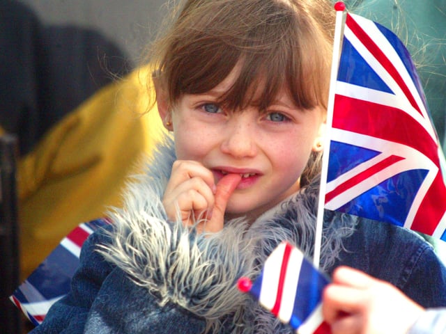 JPCT 24 October 2003 Queen visits Horsham. The Carfax C3440617a -photo by Steve Cobb ENGSUS00120120202164315
