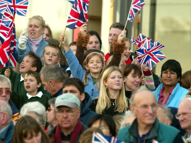JPCT 24 October 2003 Queen visits Horsham. The Carfax C3440654a -photo by Steve Cobb ENGSUS00120120202164355