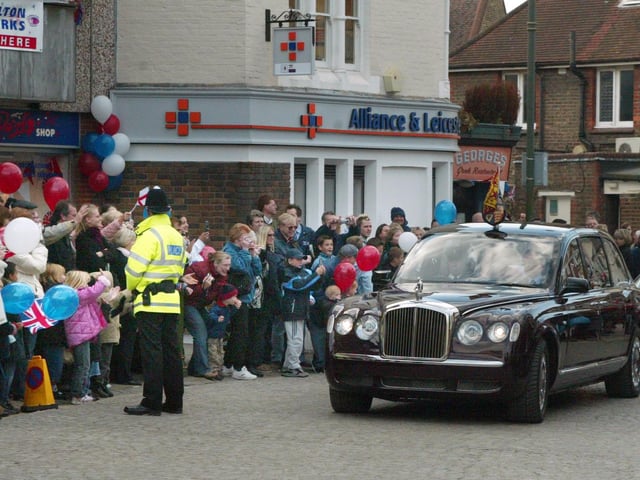JPCT 24 October 2003 Queen visits Horsham. The Carfax C3440415a -photo by Steve Cobb ENGSUS00120120202152711