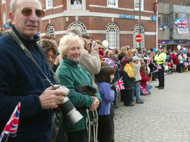 JPCT 24 October 2003 Queen visits Horsham. The Carfax C3440431a -photo by Steve Cobb ENGSUS00120120202152733