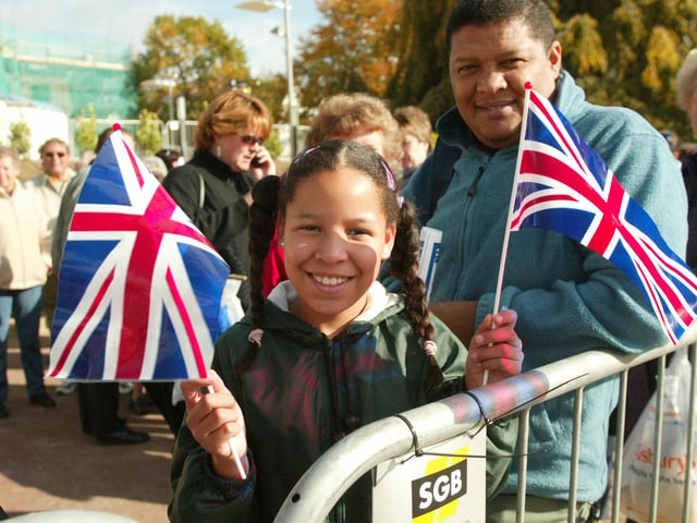 JPCT 24 October 2003 Queen visits Horsham. The Forum C3440443a -photo by Steve Cobb ENGSUS00120120202152745