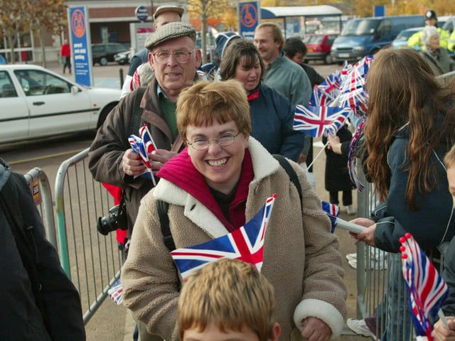 JPCT 24 October 2003 Queen visits Horsham. The Carfax C3440507a -photo by Steve Cobb ENGSUS00120120202152909