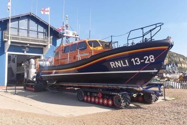 Hastings Lifeboat SUS-220429-092534001