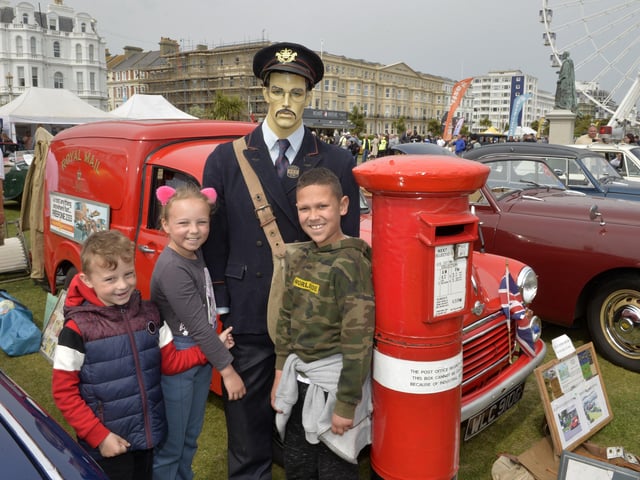 Magnificent Motors, Eastbourne 2022 (Pic by Jon Rigby) SUS-220205-004724008