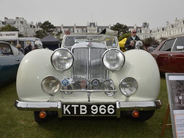 Magnificent Motors, Eastbourne 2022 (Pic by Jon Rigby) SUS-220205-004906008