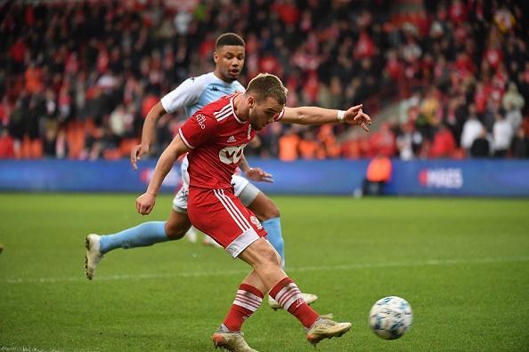 Leeds United are interested in signing Standard Liege midfielder Nicolas Raskin in the summer transfer window. (Het Laatste Nieuws)