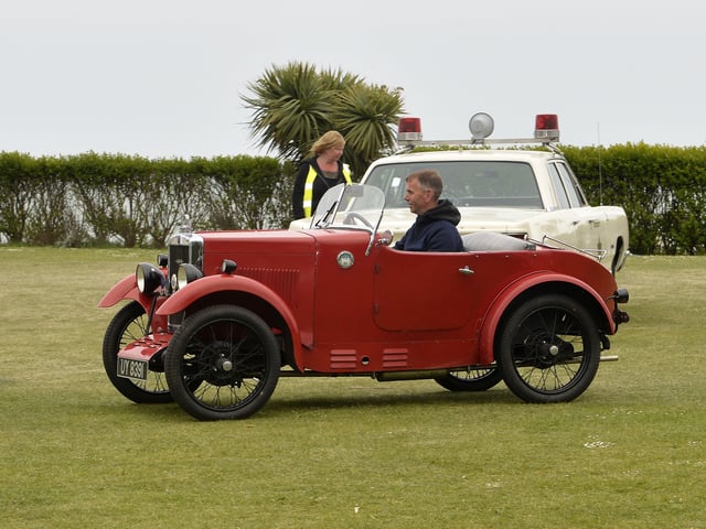 Magnificent Motors, Eastbourne 2022 (Pic by Jon Rigby) SUS-220205-004604008