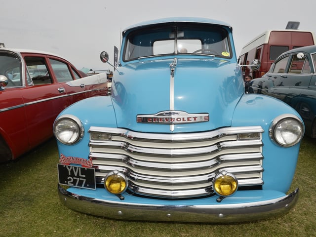 Magnificent Motors, Eastbourne 2022 (Pic by Jon Rigby) SUS-220205-004345008