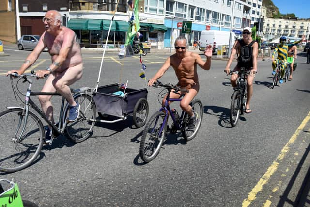 World Naked Bike Ride in Hastings SUS-180406-073215001