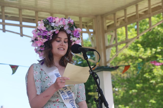 Crowning of the 2022 Hastings May Queen in Alexandra Park. Photo by Roberts Photographic SUS-220905-074511001