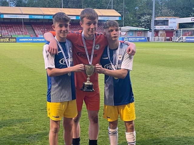 Susex under-14 schoolboys won the regional cup final by beating Surrey at Crawley Town FC