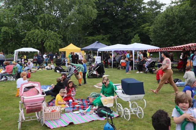 The Platinum Jubilee weekend: Picnic in the Park, Alexandra Park in Hastings. Photo by Roberts Photographic SUS-220606-072103001