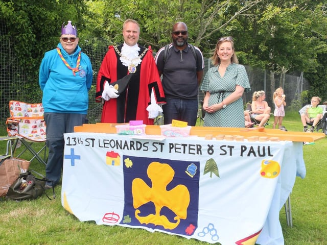 The Platinum Jubilee weekend: Photo by Roberts Photographic. 13th St Leonards St Peter & St Paul scouts at Ark Alexandra. SUS-220506-144524010